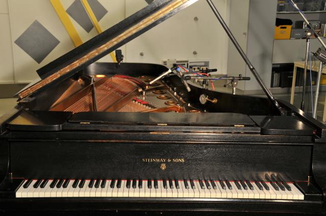 CHRISTOF  HERINGER KLAVIERAUFNAHMEN 16.3.2013 BAUERSTUDIOS